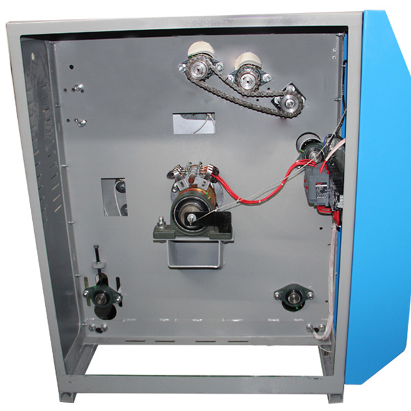 C系列槽式燙平機(jī)專門針對(duì)高質(zhì)量布草熨燙推出的高質(zhì)量產(chǎn)品，資深行業(yè)專家精心設(shè)計(jì)，精益制造而成