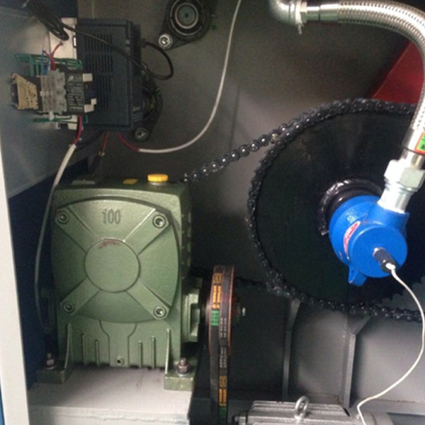 C8產(chǎn)品能夠滿足一般五星級(jí)酒店洗衣房對(duì)布草燙平效果的高品質(zhì)要求，及對(duì)設(shè)備穩(wěn)定性的基本要求