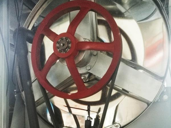 為實(shí)現(xiàn)一機(jī)多用開(kāi)發(fā)研制而成，具有洗滌、脫水、烘干三種功能